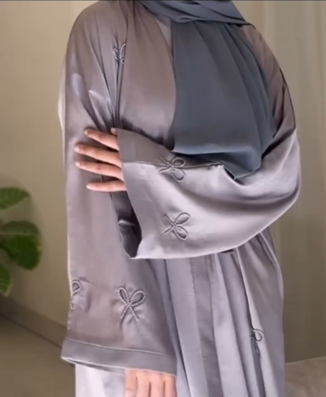 Trending Bow Abaya